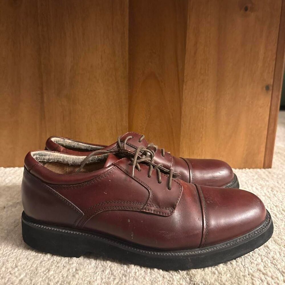 Dockers Men's Burgundy and Brown Oxfords